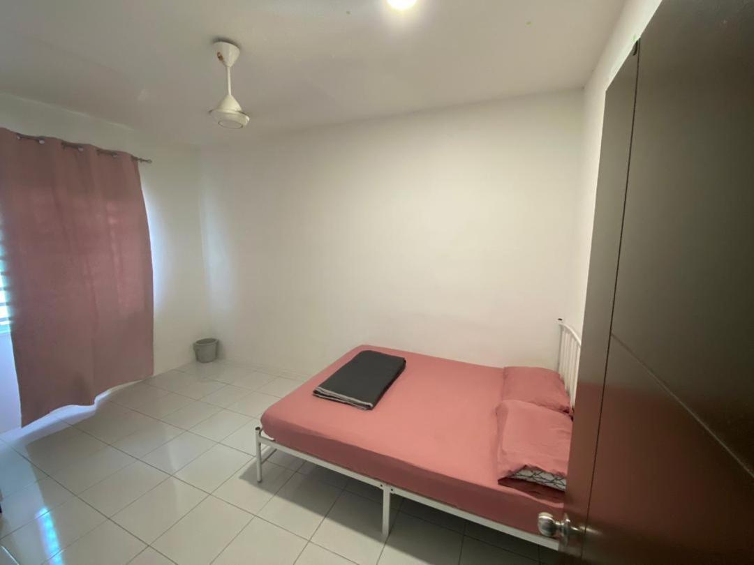 Nafisah Apartment *